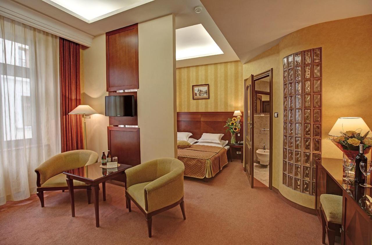 Hotel Wawel Cracovia Exterior foto
